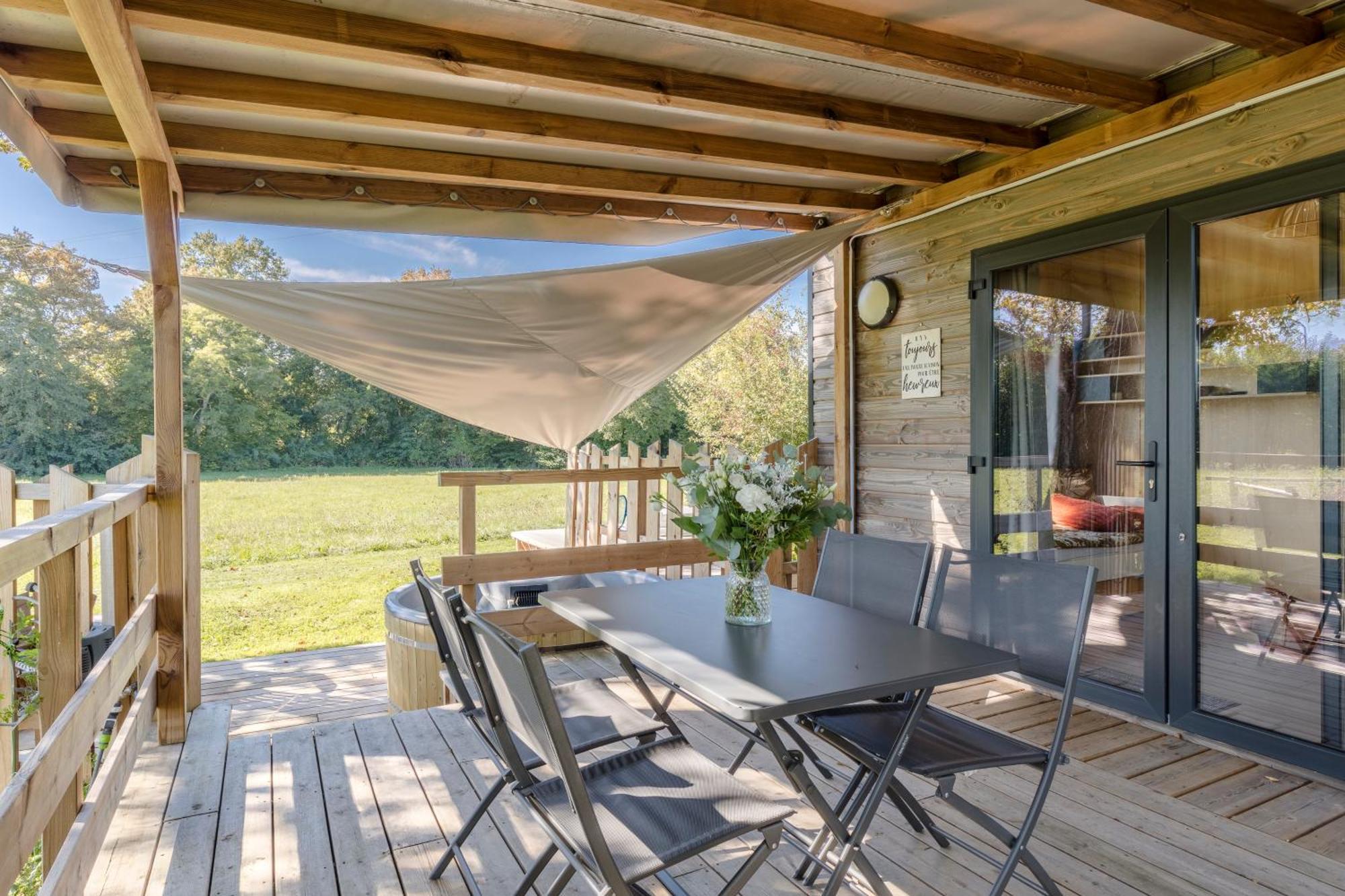 Tiny House Avec Spa, Proche De Bordeaux Et De Saint-Emilion Villa Castelviel Exterior photo